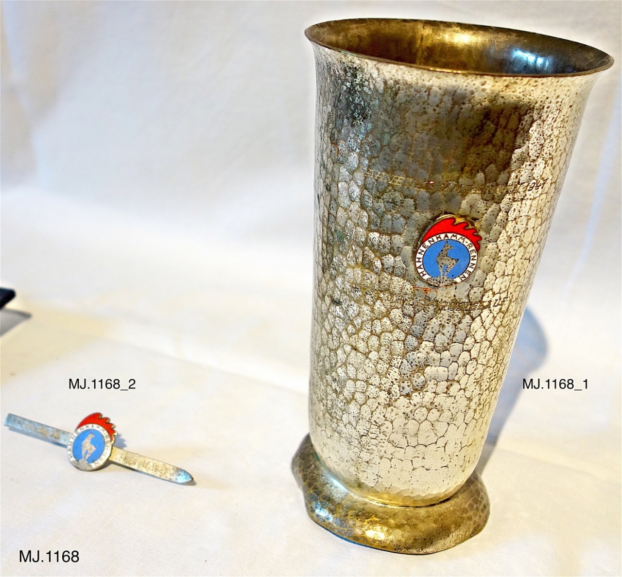 Pokal und Abzeichen Hahnenkammrennen 1947 Spezialsprunglauf 